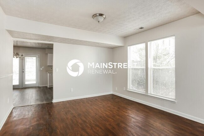 Building Photo - 3 Bedroom Pet-Friendly Home in Lithonia, GA with Main Street Renewal