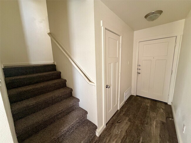 Foto del edificio - 21155 Gosling Rd