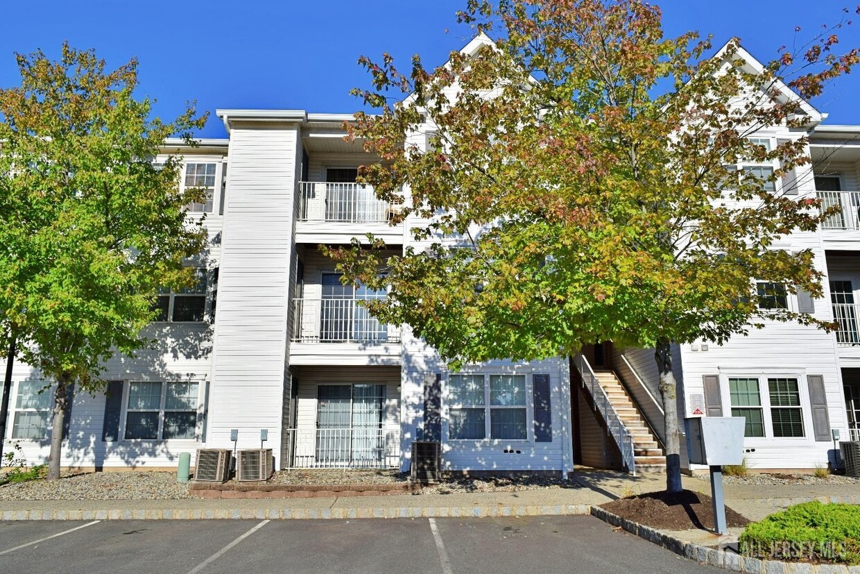 Primary Photo - 1724 Waterford Dr