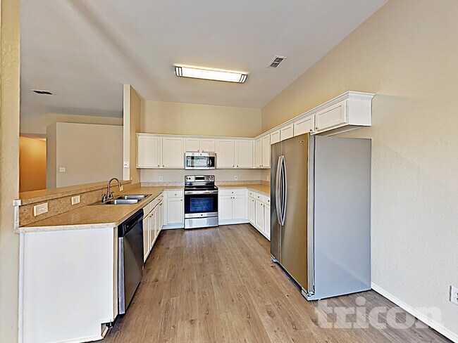 Foto del edificio - 1584 Sandhurst Dr