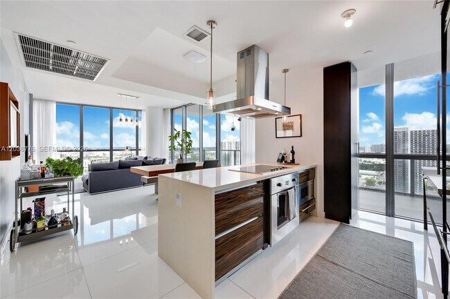 Building Photo - 1100 Biscayne Blvd
