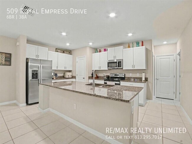 Foto del edificio - 509 Royal Empress Dr