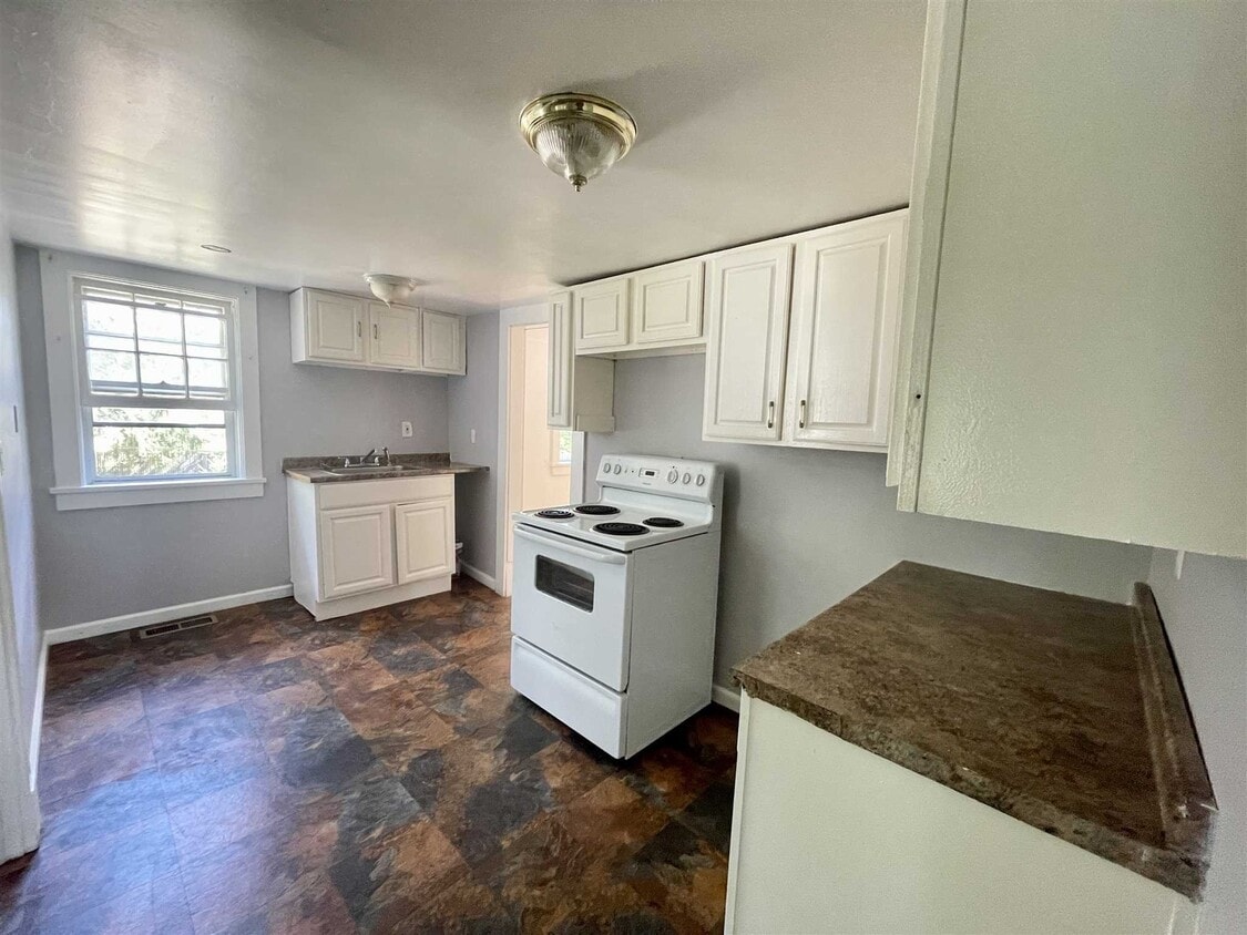 5 Frances Dr Unit 2, Hopewell Junction, NY 12533 Room for Rent in