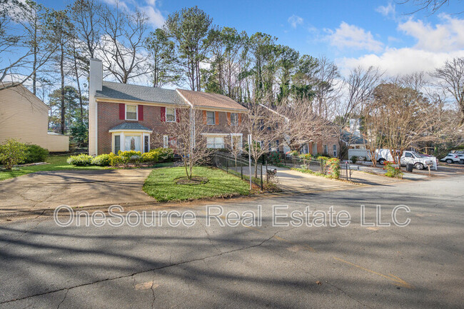 Foto del edificio - 1730 Twin Brooks Dr SE