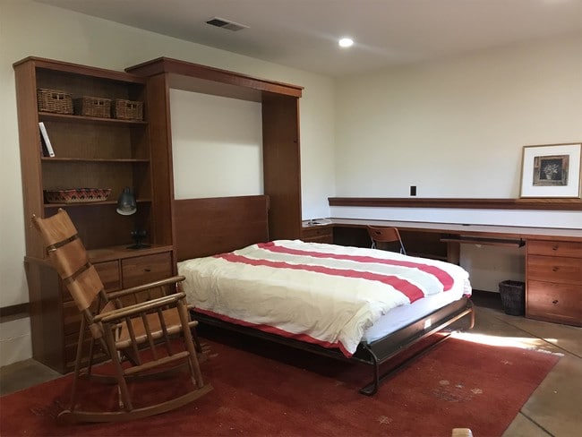 Foto del edificio - 220 Alvarado Rd