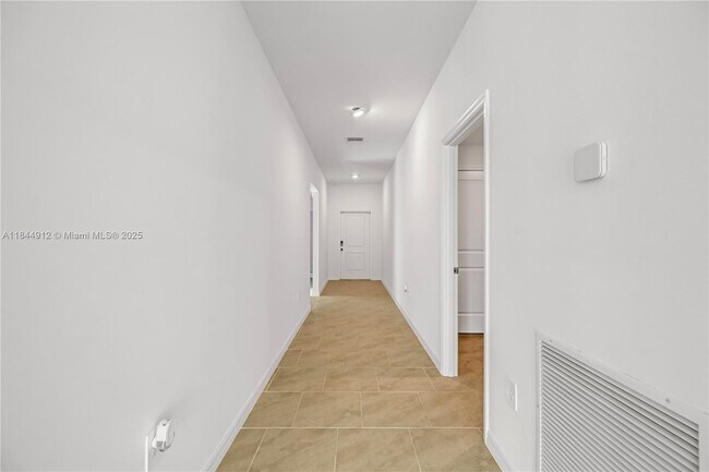 Building Photo - 19941 Green Pasture Rd