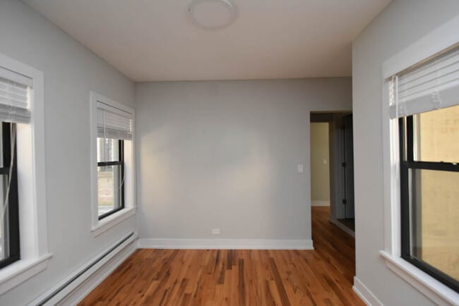 Building Photo - 822 Elm St