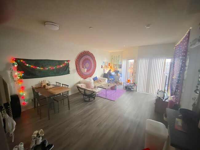 Foto del interior - 747 Gayley Ave