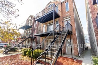 Building Photo - 7254 S Bennett Ave