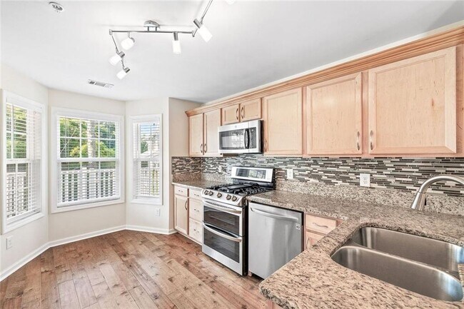 Foto del edificio - 4140 Riverlook Pkwy SE