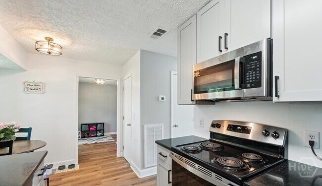 Foto del edificio - 520 Falcon Dr