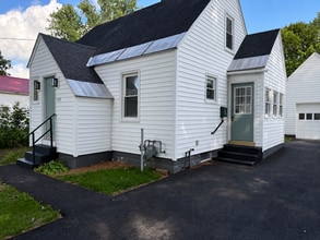 Building Photo - 314 Mcrae