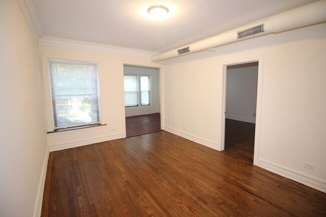Building Photo - 5208 S Woodlawn Ave