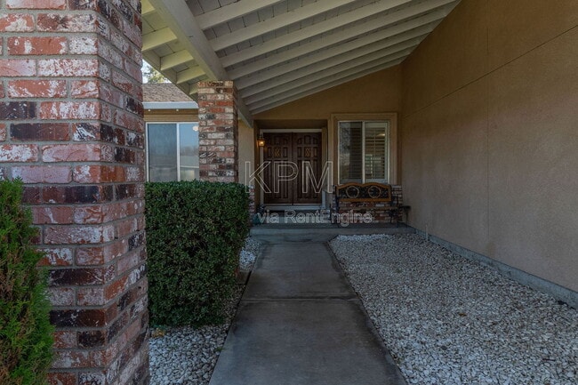 Building Photo - 2930 Angel Dr