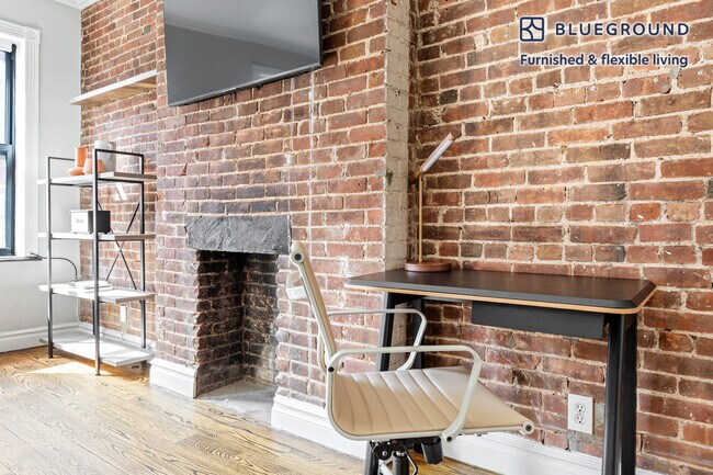 Foto del edificio - 273 W 10th St