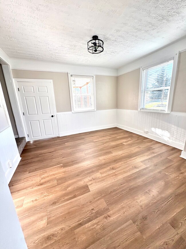 Building Photo - 102 N Baltimore St