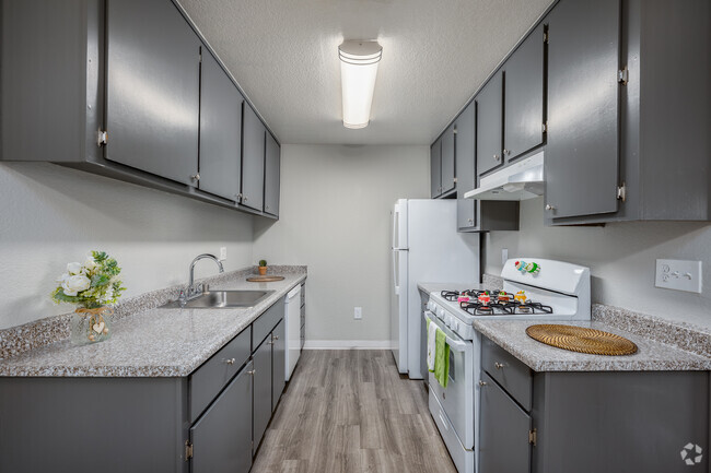 Interior Photo - Arbor Ridge 1