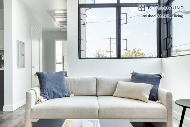 Building Photo - 700 N Spaulding Ave