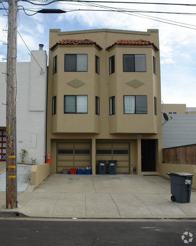 Building Photo - 81 Woodrow St