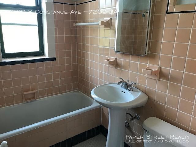 Foto del edificio - 7209 S Constance Ave