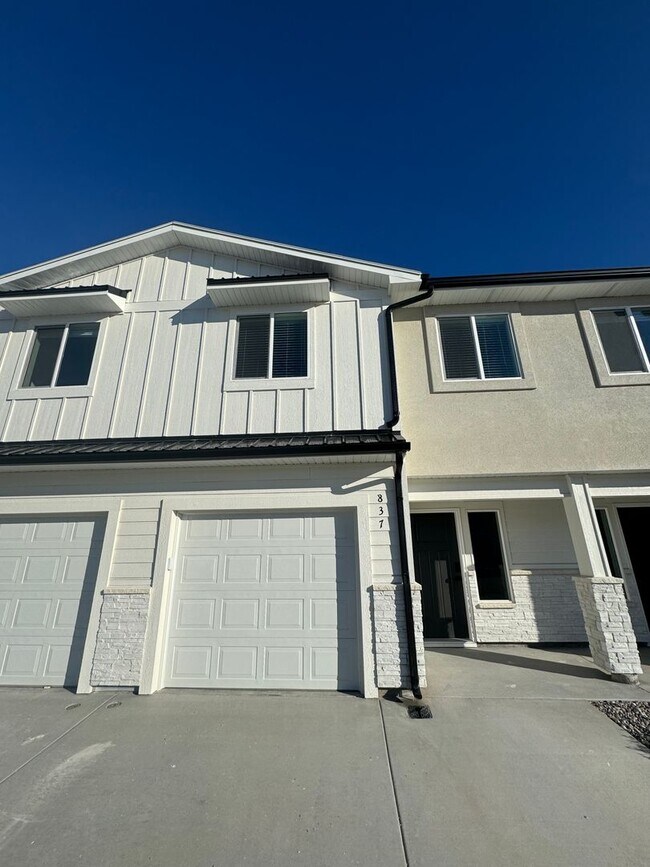 Foto del edificio - HALF FIRST MONTHS RENT FREE!!Brand New & M...