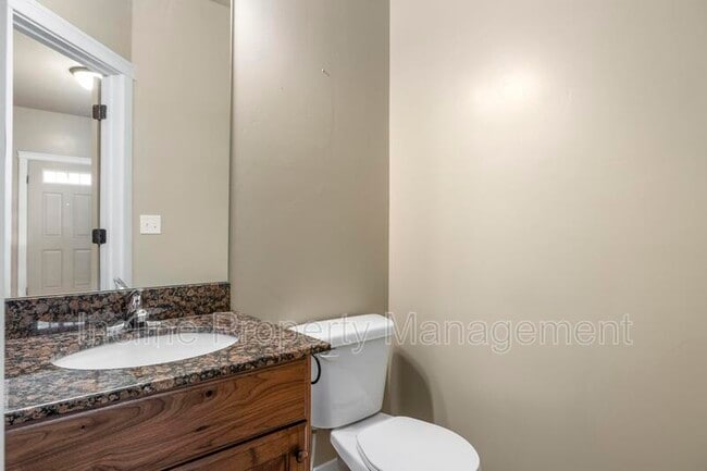 Building Photo - 1293 SilverCrest Dr