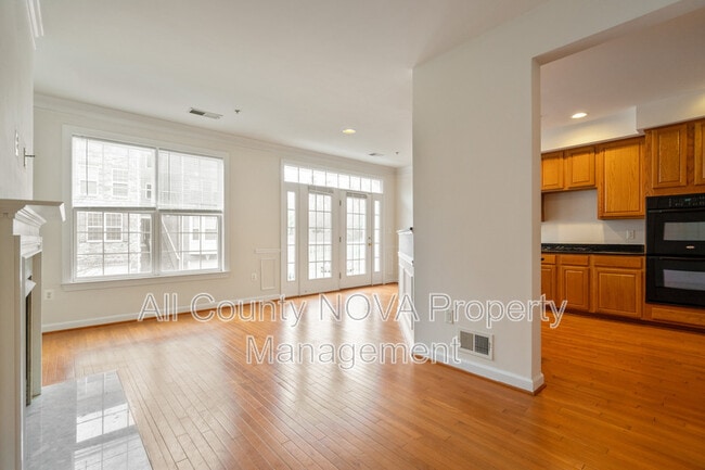 Building Photo - 3546 Carriage Walk Ln