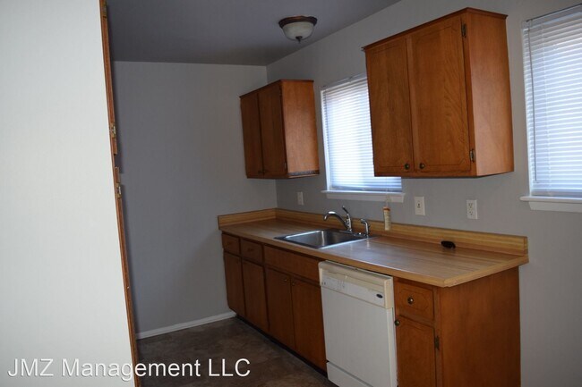 Building Photo - 3 br, 2 bath House - 211 Woodsboro Dr Uppe...
