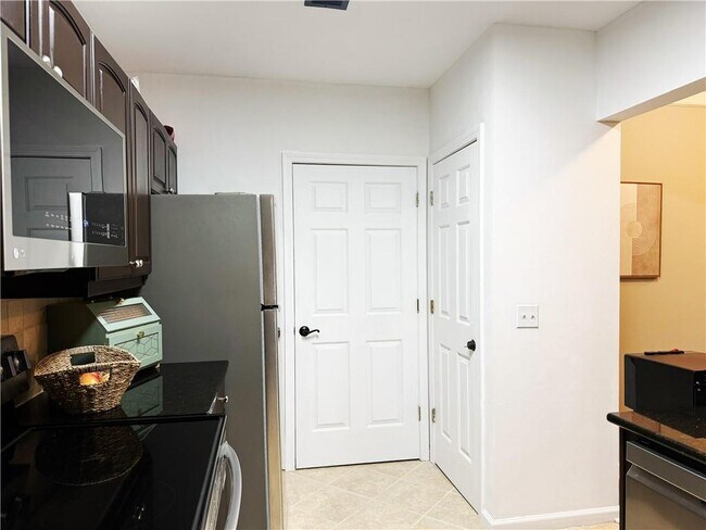 Foto del edificio - 3334 Peachtree Rd NE