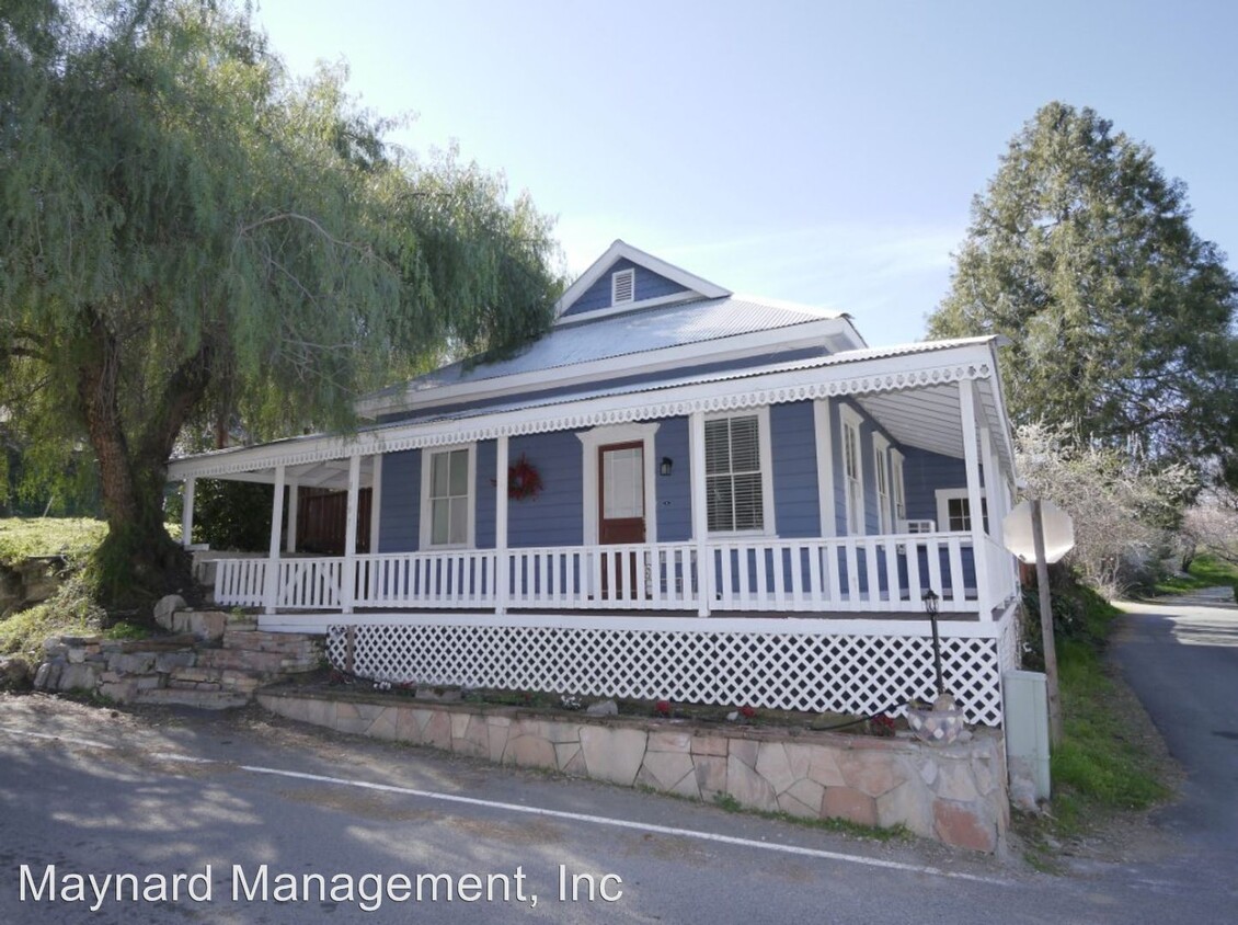 Primary Photo - 2 br, 1.5 bath House - 8197 Main St.