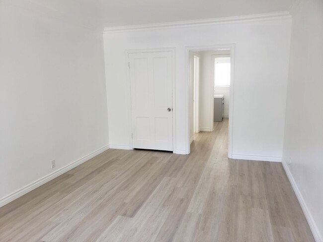 Building Photo - 6840 Camrose Dr
