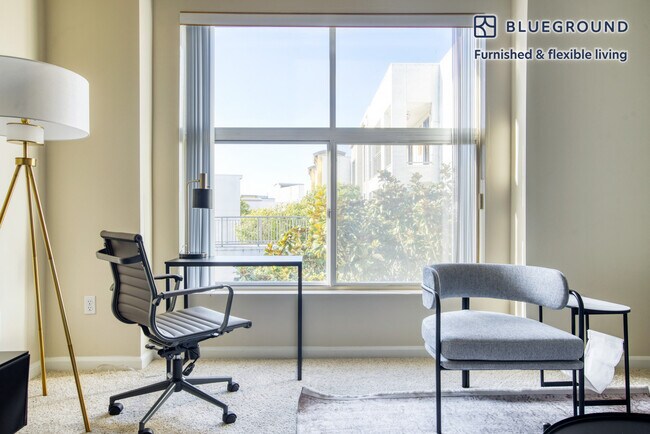 Foto del edificio - 100 McLellan Drive