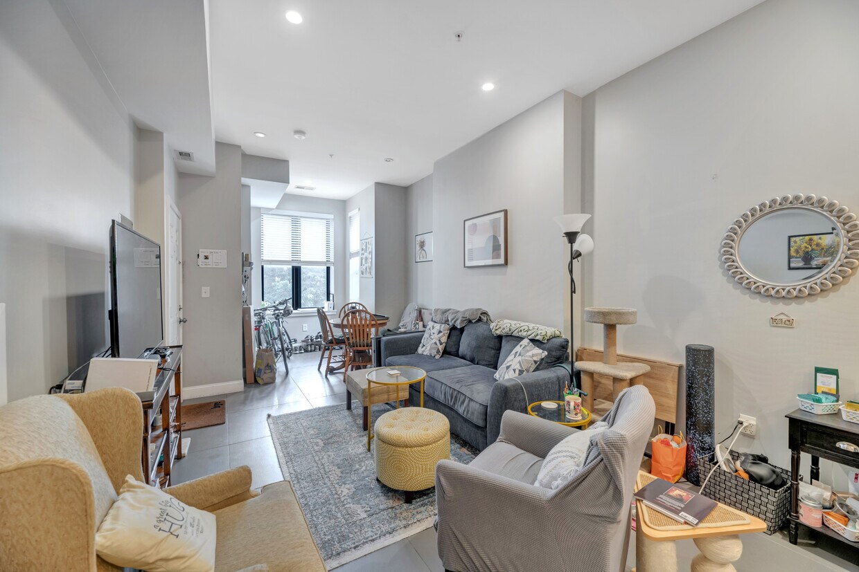 Photo - 1428 Newton St NW-Unit 4