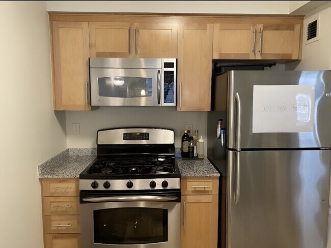 Foto del edificio - 516 W 47th St