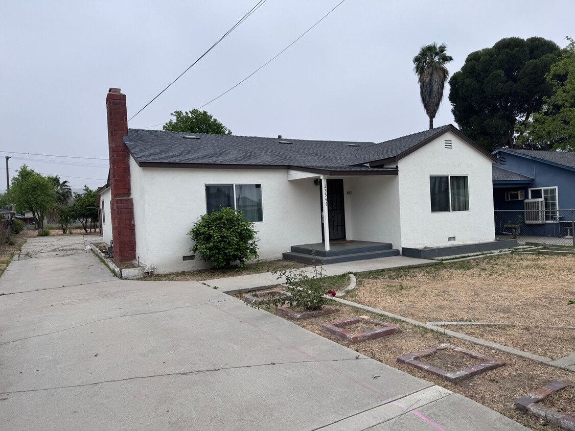 Primary Photo - 3 Bedroom, 1 1/2 Bath, Spacious Yard