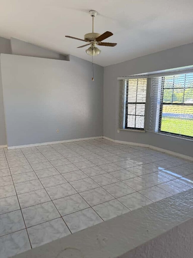 Foto del edificio - 1474 Dewitt St