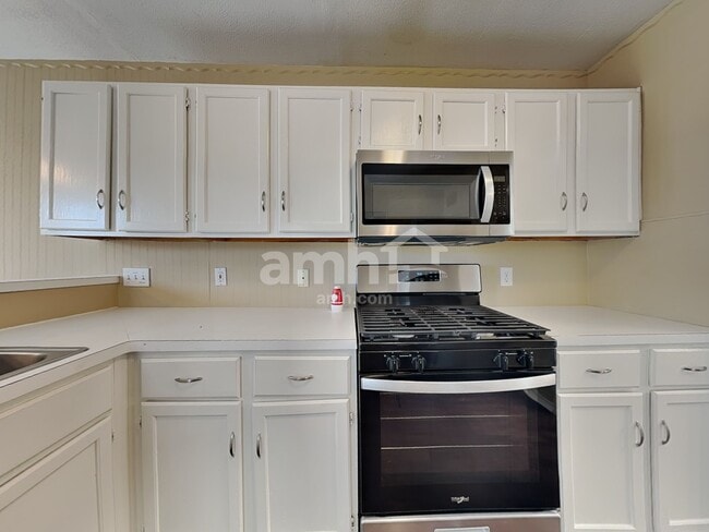 Foto del edificio - 3430 Maymist Dr