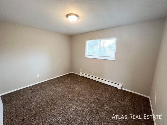 Foto del edificio - 2840 Montebello Dr W