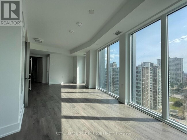 Photo du bâtiment - 575-1575 Bloor St E