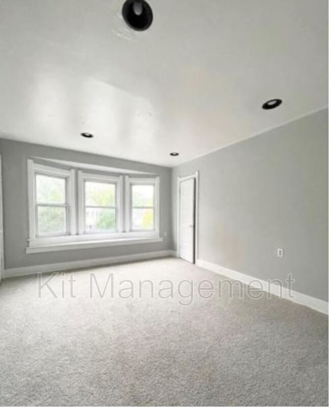 Foto del edificio - 828 Toronto Ave