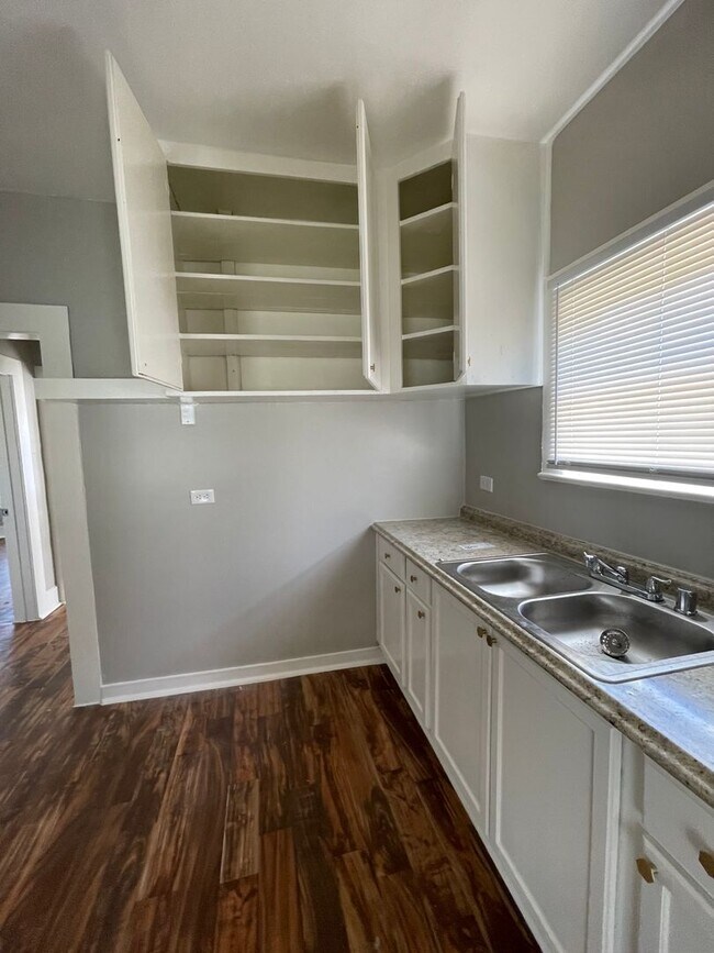 Foto del edificio - 1503 Link Ave