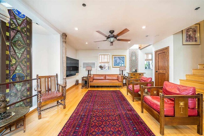 Foto del edificio - 820 Hudson St