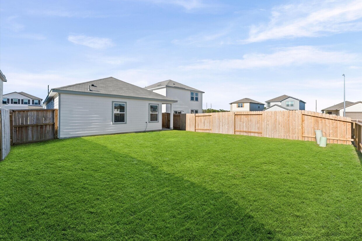 Building Photo - 8742 Vacek Xing Wy