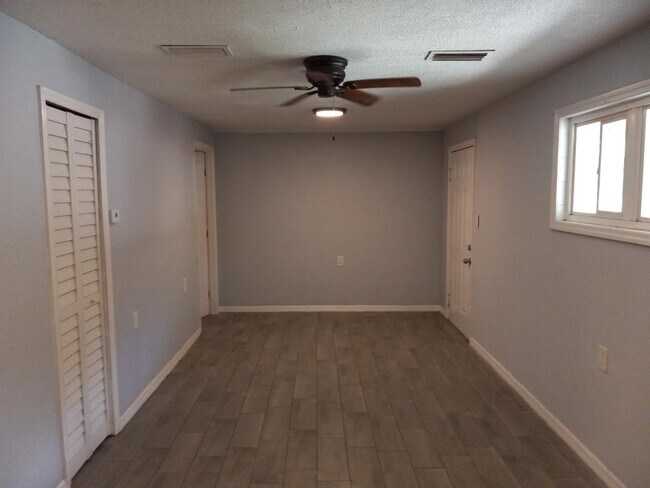 Foto del edificio - 6232 62nd Ave N