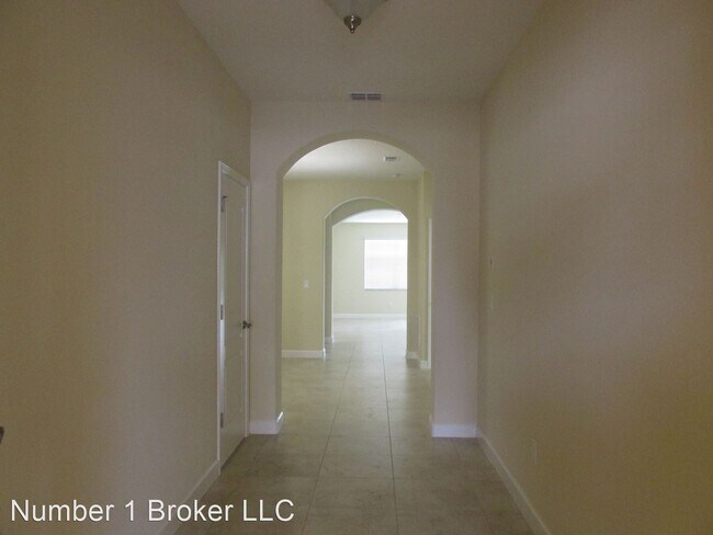 Building Photo - 4 br, 2 bath House - 14956 SPEER LAKE DR -...