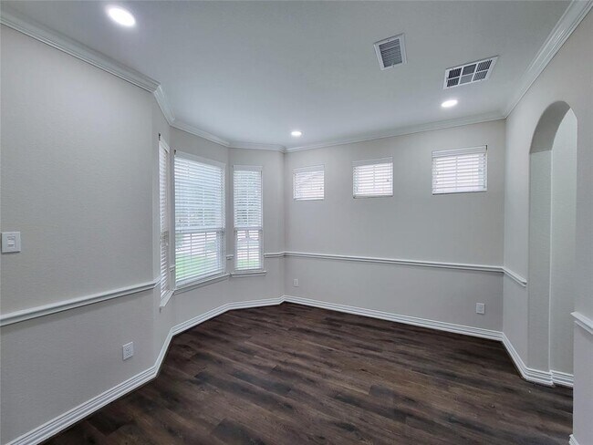 Building Photo - 21422 Beverly Chase Dr