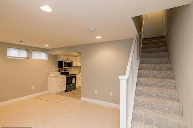 Building Photo - 521 Powhatan Pl NW