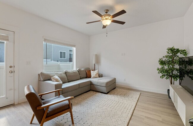 Foto del edificio - 7241 N Clover Leaf Ln