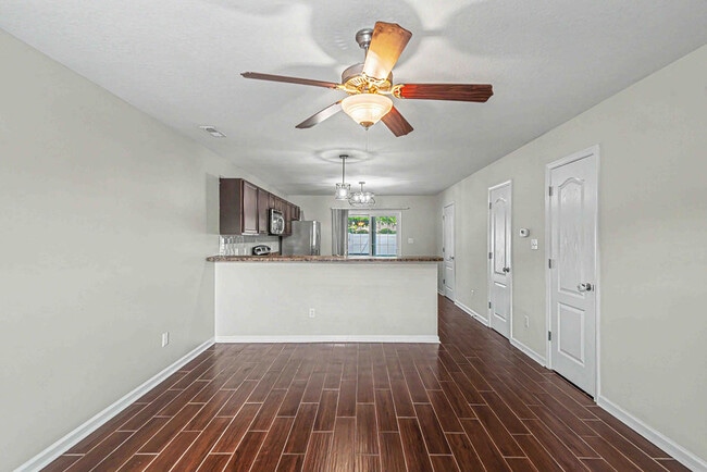 Foto del edificio - 177 Glen Cannon Drive