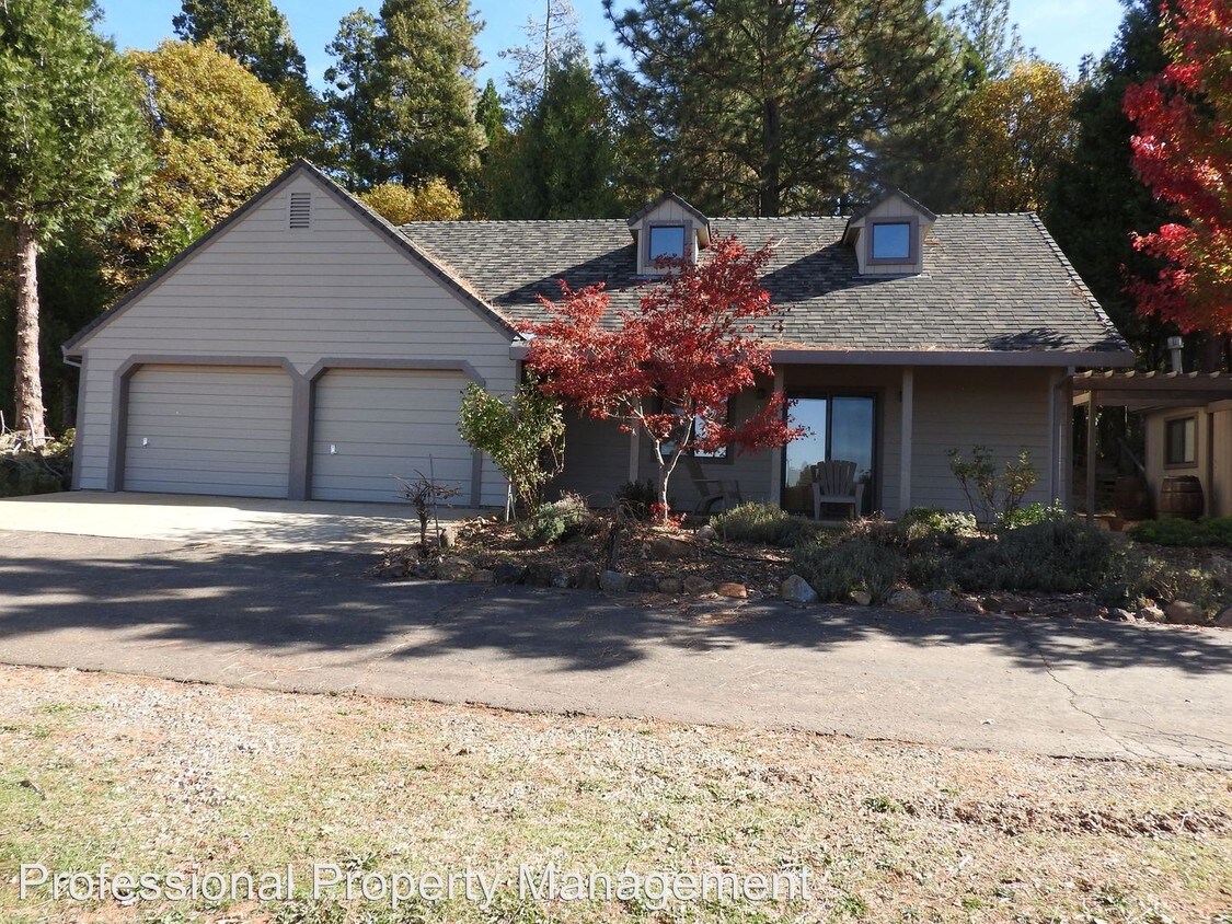 Primary Photo - 3 br, 2 bath House - 3000 North Canyon Dr.